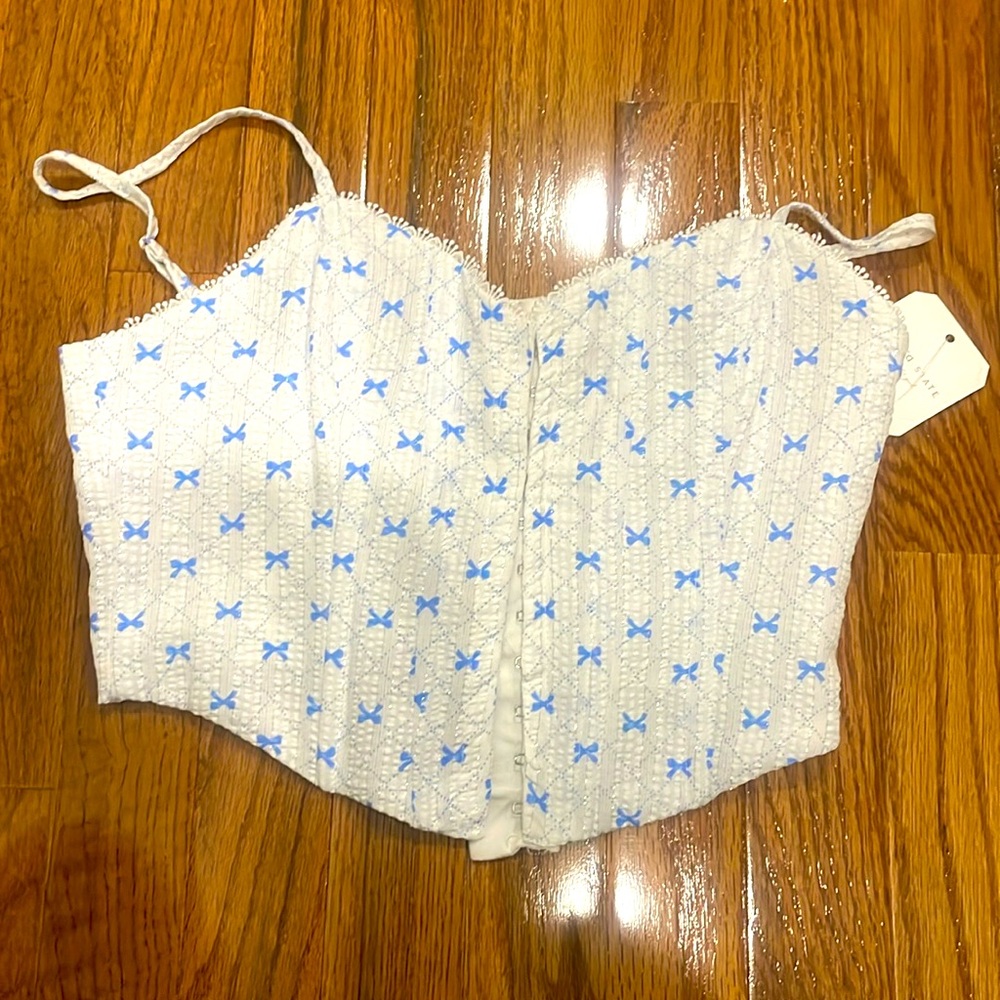 Altard state bow crop tank